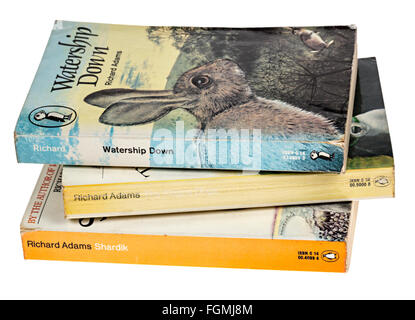 Werke von Richard Adams Taschenbuch von Puffin, Shardik, Watership Down und The Plague Dogs Stockfoto