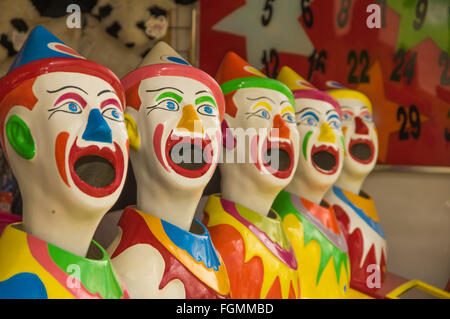 Das Lachen Clown-Spiel ist ein lustiges Ballspiel für Kinder Stockfoto