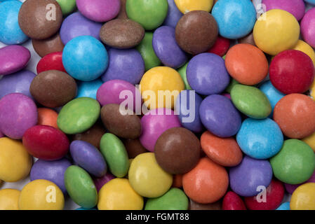 Nahaufnahme von einem Haufen von Schokoladen smarties Stockfoto