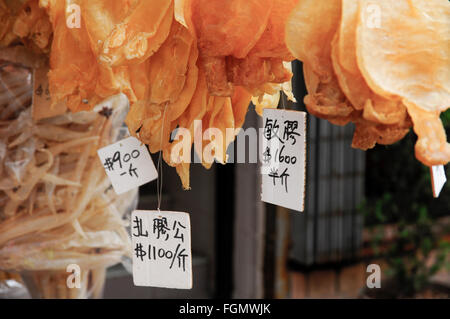 Tai O Markt verkauft getrockneten Fisch Maw in Hong Kong Stockfoto
