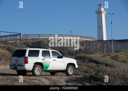 Blick von der amerikanischen Seite der US-Tijuana, Mexiko Grenze Zaun in der Nähe von San Ysidro, Kalifornien Stockfoto