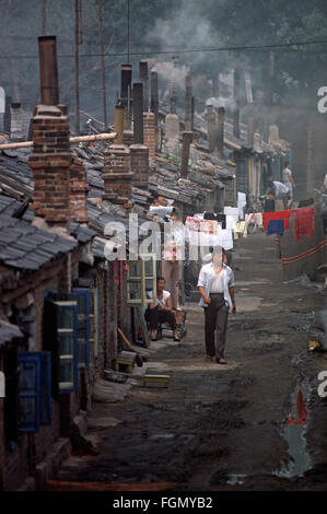 Lane in Fushun Stadt, wo Kohle Bergbau Arbeitnehmer traditionell lebte, Provinz Liaoning, China Stockfoto