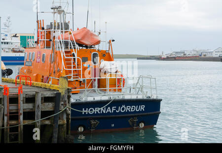 Island Hofn Dorf Angeln Bootfahren bunte Schiff Abstrracts im Yachthafen port Stockfoto