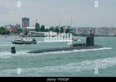 Die Marine der Vereinigten Staaten Virginia Kategorie Angriffs-U-Boot, die USS Virginia (SSN774) in Portsmouth, Großbritannien ankommen auf 24/8/13 für einen Höflichkeitsbesuch. Stockfoto