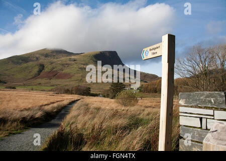 Y-Garn Nordende des The Nantlle Ridge aus dem Weg zu Beddgelert Rhyd Ddu Snowdonia Gwynedd North Wales Stockfoto