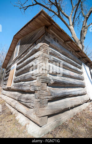 Ecke Protokolldetails von Osterhout Log Cabin. Erbaut im Jahre 1795 ist es das älteste Gebäude in Scarborough, Ontario Kanada. Stockfoto