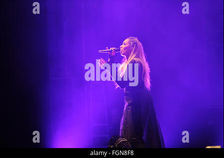 Liverpool, Großbritannien. 21. Februar 2016. Sänger, Leona Lewis, führt die öffnung Nacht ihres 'ICH BIN' Tour am Empire Theatre, Liverpool. © Paul Warburton Stockfoto