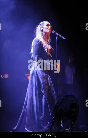 Liverpool, Großbritannien. 21. Februar 2016. Sänger, Leona Lewis, führt die öffnung Nacht ihres 'ICH BIN' Tour am Empire Theatre, Liverpool. © Paul Warburton Stockfoto