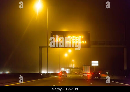 Autobahn Nachtfahrten, Bordeaux Gironde Aquitaine Frankreich Stockfoto