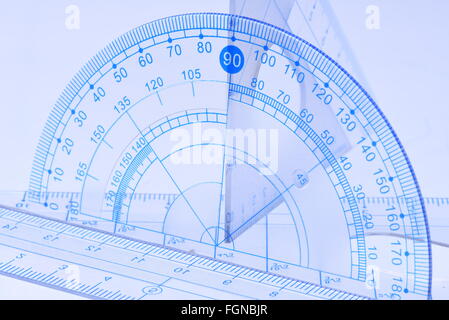 Transparente Winkelmesser, Lineal und Quadrat Messwerkzeuge Stockfoto