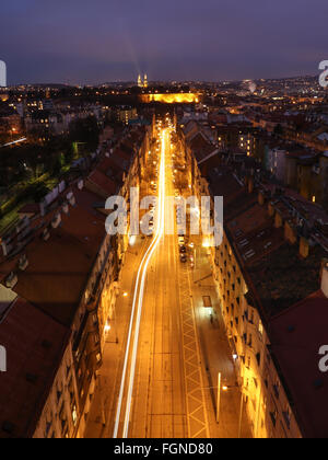 Ansicht der Burg Vysehrad in Prag bei Nacht. Langzeitbelichtung, erhöhte Ansicht Stockfoto