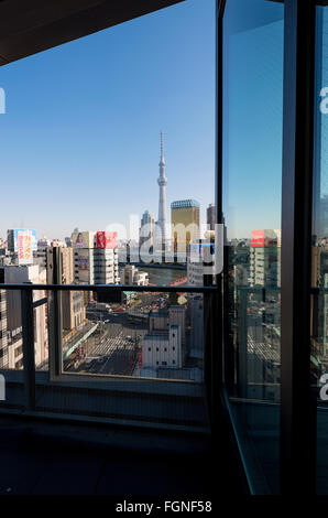 Tokyo; Japan - Januar 10; 2016:View von Asakusa Asakusa Kultur Tourist Information Center. Stockfoto