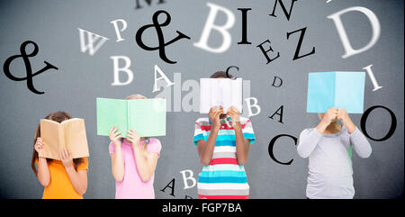 Zusammengesetztes Bild der Grundschule Schüler lesen Stockfoto