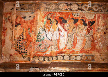Wandmalerei. Die Paravati Ankleidezimmer. Sechs Teilnehmer mit unterschiedlichen Frisur und Kleider. Lepakshi, Andhra Pradesh, Indien Stockfoto