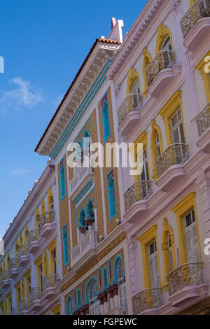 Grand Fassade des Hotel Sevilla, wo Ernest Hemingway einmal gewohnt, in Havanna, Kuba, Karibik, Karibik, Mittelamerika im März Stockfoto