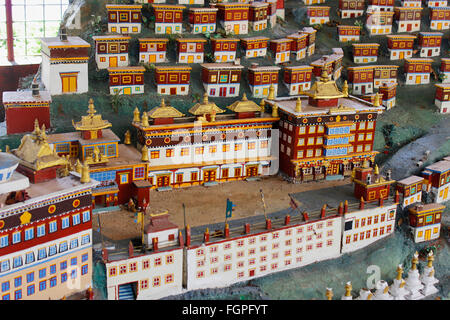 Miniatur des Klosters in Tibet, in Bylakuppe, Coorg, Golden Buddhistentempel, Karnataka, Indien Stockfoto