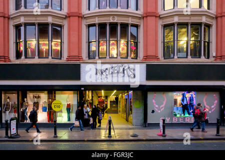 Manchester, UK: afflecks ist eine alternative Kaufhaus, eine Markthalle mit Ständen und kleinen Geschäften in der nördlichen Viertel Stockfoto