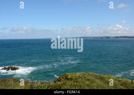 Blick über Watergate Bay von Newquay, Cornwall, England Stockfoto