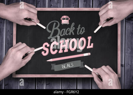 Zusammengesetztes Bild mehrere Hände schreiben mit Kreide Stockfoto