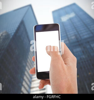 Zusammengesetztes Bild beschnitten Hand des Mannes mit Handy Stockfoto