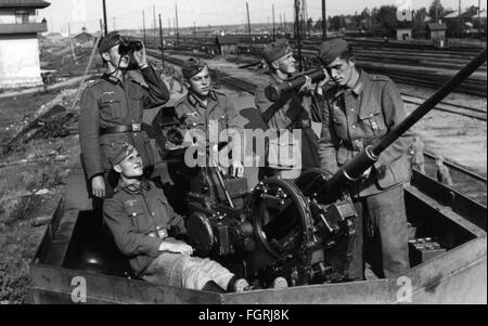 Zweiter Weltkrieg / WWII, Luftkrieg, Luftwaffe, Luftwaffe Bewaffnung, Position einer leichten 2-cm-Flak 38, Schutz einer Bahnstation, ca. 1940,2 cm, 2cm, Waffen, Waffen, Waffen, Waffen, Arm, Luftwaffe, Luftwaffe, Luftwaffe, Luftwaffe, Luftwaffe, Luftwaffe Artillerie, Wehrmacht, Streitkräfte, Armee, Armeen, Deutschland, Deutsches Reich, Drittes Reich, Menschen, Soldaten, Soldat, 20. Jahrhundert, zweite Station, Waffen, 2. Bahnhof, Flugzeuge, Kampfplatz Stockfoto