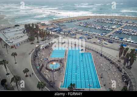 Gordon Swimming Pool und Tel-Aviv Marina Stockfoto