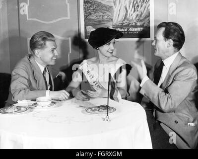 Menschen,Frauen,Schönheitswettbewerbe,Miss Universe 1952,Miss Deutschland Renate Hoy,halbe Länge,mit Jochen Grossmann,Interview geben,Hotel Plaza,New York,19.6.1952200.Jahrhundert,50er,50er,50er,USA,Vereinigte Staaten von Amerika,Schönheitswettbewerb,Schönheitswettbewerbe,Schönheitskönigin,Schönheitsköniginnen,Schönheit,Belle,Belles,sitzen,sitzen,Kleidung,Outfit,Name Outfits,Hut,reden,gebratene,Reporter,Unterhaltung,Unterhaltung,Unterhaltung,Unterhaltung,Unterhaltung,Unterhaltung,Unterhaltung,Unterhaltung,Unterhaltung,Unterhaltung,Unterhaltung,Unterhaltung,Unterhaltung,Unterhaltung,Unterhaltung,Unterhaltung,Unterhaltung,Unterhaltung,Unterhaltung,Unterhaltung,Unterhaltung,Unterhaltung,Unterhaltung, Stockfoto