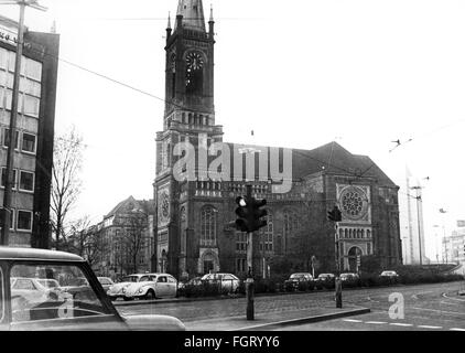 Geographie / Reisen, Deutschland, Düsseldorf, Kirchen, Johanneskirche am Martin-Luther-Platz, Außenansicht, 1972, Additional-Rights-Clearences-not available Stockfoto