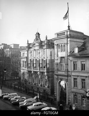 Geographie / Reisen, Deutschland, Karlsruhe, Gebäude, Prinz-Max-Palais, Sitz des Bundesverfassungsgerichts 1951 - 1969, Außenansicht, 1960er Jahre, Zusatzrechte-Clearences-nicht vorhanden Stockfoto