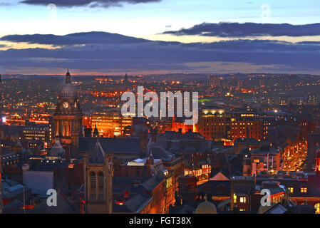 Leeds Town Hall und Skyline bei Sonnenuntergang Yorkshire uk Stockfoto