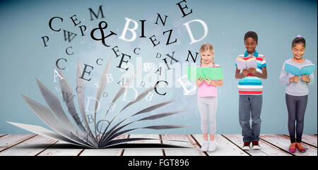 Zusammengesetztes Bild der Grundschule Schüler lesen Stockfoto