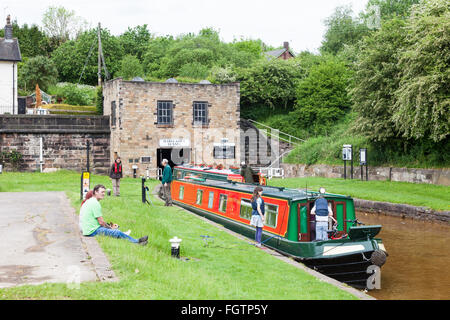 Südeingang zum Harecastle Tunnelportal Trent und Mersey Kanal Kidsgrove Stoke-on-Trent Staffordshire England UK Stockfoto