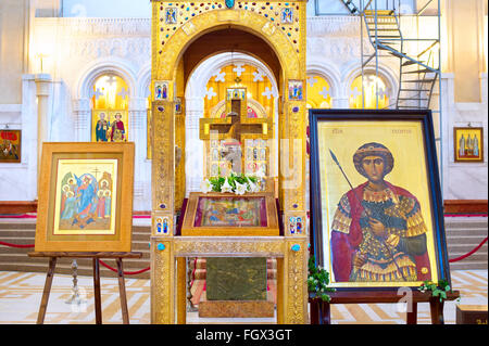 Altar der Heiligen Dreifaltigkeitskathedrale in Tiflis, Georgien Stockfoto