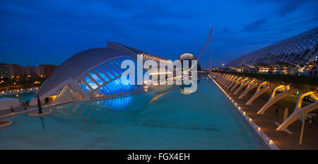 Valencia, Spanien, 7. November 2013, die hemisphärische in der Stadt der Künste und Wissenschaften von Valencia - Ankünfte in Erwartung. Stockfoto