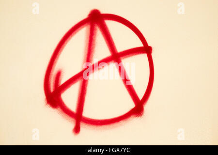 Symbol für Anarchie Graffitied an einer Wand in Wien, Österreich. Stockfoto