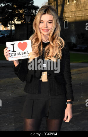 Gemacht im Chelsea star Georgia Toffolo schließt sich 'No Crossrail Chelsea Kampagne' bei einem Fototermin im Taubenschlag grün, Chelsea, London mit: Georgia Toffolo Where: London, Vereinigtes Königreich bei: 19. Januar 2016 Stockfoto