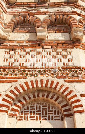 Dekorative Außenwand, Saint John Aliturgetos Kirche, Nessebar, Bulgarien Stockfoto