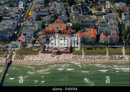 Luftaufnahme, Strand in Binz mit Kurhaus Binz, Feeder, Binz, Rügen, Mecklenburg-Vorpommern, Deutschland, Europa, Luftbild, Stockfoto