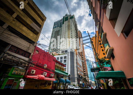 Gebäude in Poblacion, Makati, Metro Manila, Philippinen. Stockfoto