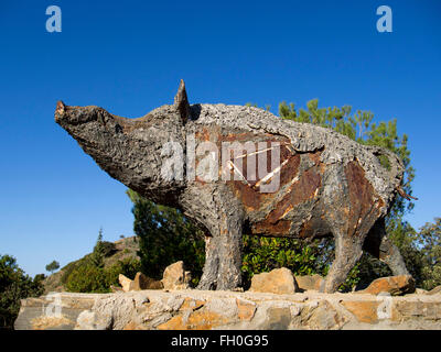 Ökologische Skulptur Wildschwein, Wald der Montes de Málaga, Costa del Sol Andalusien Südspanien Stockfoto