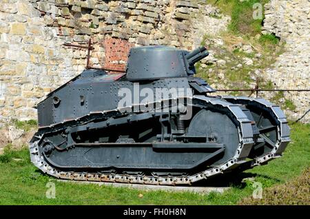 Französischen Renault FT 17 revolutionäre leichte Panzer mit Tracks und Revolver Militärmuseum in Belgrad Serbien Stockfoto