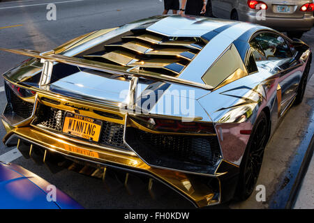 Florida, Süd, FL, Miami Beach, Ocean Drive, Lamborghini Aventador, Sportwagen, gewinnendes Nummernschild, Gold, Chrom, Besucher reisen Reise Tour touris Stockfoto