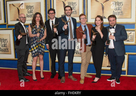 Los Angeles, Kalifornien, USA. 13. Februar 2016. Autoren von Jimmy Kimmel Live show Sieg im 2015 Writers Guild Awards. Stockfoto