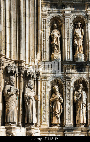 Tür vom 14. Jahrhundert gotische Basilica de Santa Maria la Mayor, Morella, Comunidad Valenciana, Spanien Stockfoto