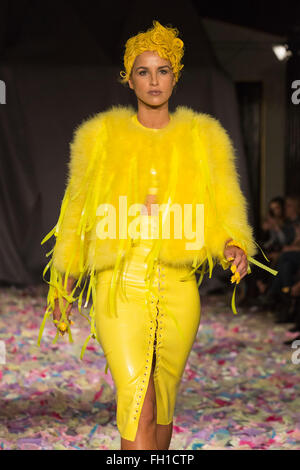 London, UK. 22. Februar 2016. Vogue Willams auf dem Laufsteg. Vin & Omi AW16 Modenschau während der London Fashion Week. Stockfoto