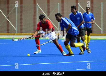 Sarusajai Guwahati, Assam, Indien. 23. Februar 2016. 64. alle Indien-Polizei-Hockey-Meisterschaft 2016 zwischen Telangana und Westbengal auf Maulana Md. Tayebulla Hockey-Stadion, Sarusajai Guwahati, Assam auf 23.02.2016. Bildnachweis: Abhijit Bose/Alamy Live-Nachrichten Stockfoto