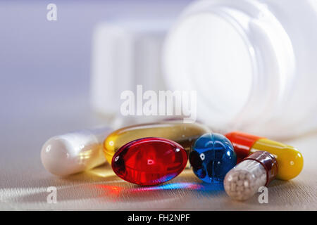 Abstrakte medizinische Hintergründe mit bunten Pillen für Ihr design Stockfoto