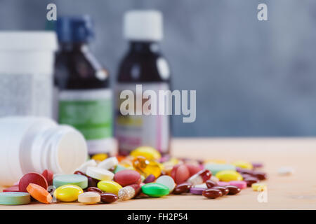 Abstrakte medizinische Hintergründe mit bunten Pillen für Ihr design Stockfoto