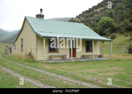 Bunkhouse floh Bay, Banks Peninsula Nature Reserve, Neuseeland Stockfoto