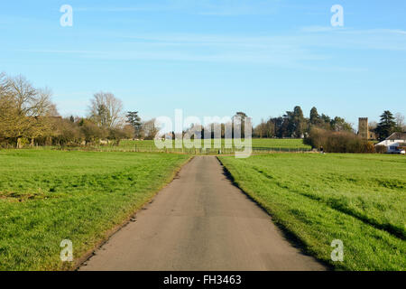 Das Grün in der Pfarrkirche Dorf der Woughton-on-the-Green in Buckinghamshire, England Stockfoto